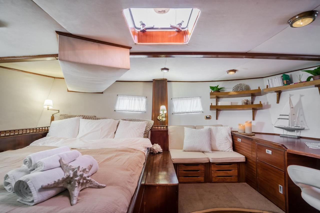 Spacious Yacht Hotel Barcelona City Center 5 Cabins ภายนอก รูปภาพ