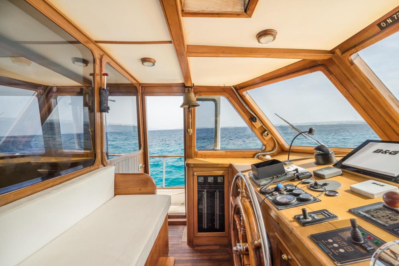 Spacious Yacht Hotel Barcelona City Center 5 Cabins ภายนอก รูปภาพ